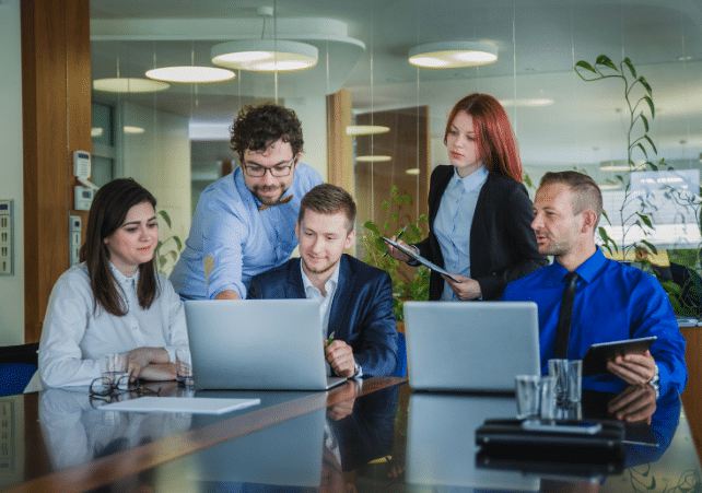 outgrowing-hubspot-why-creatio-next-step